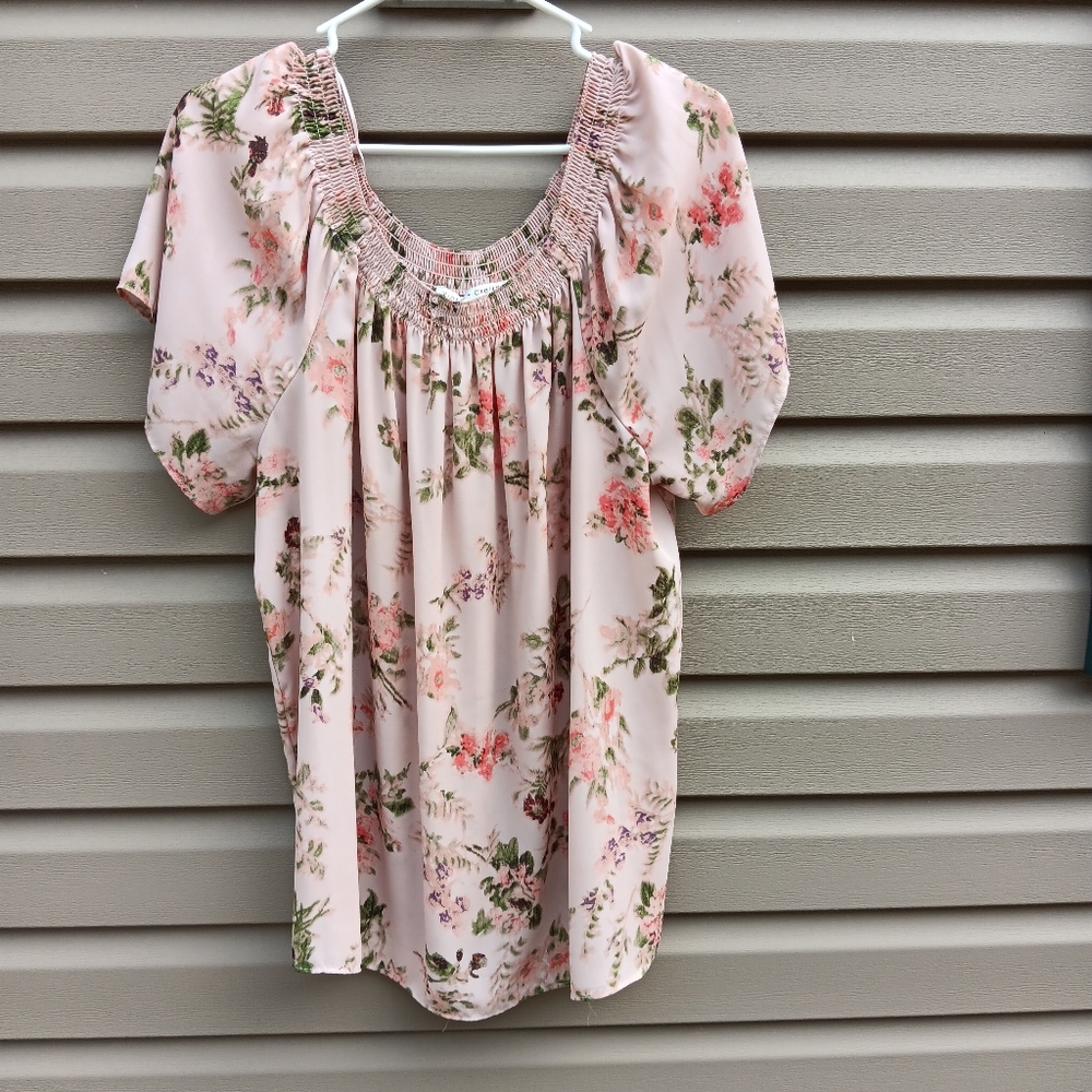 Violet+Claire 1x Floral Top Pink